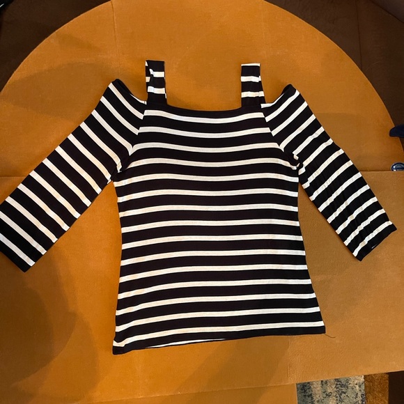 INC - International concepts. Women’s top. - Picture 1 of 3